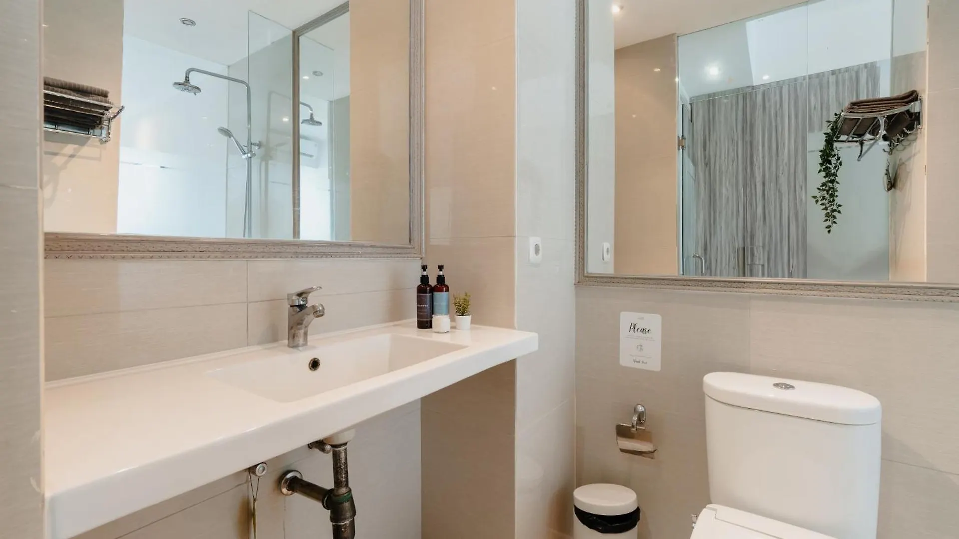 Bali Bustle Kuta Coliving & Coworking Space Legian  Indonesia