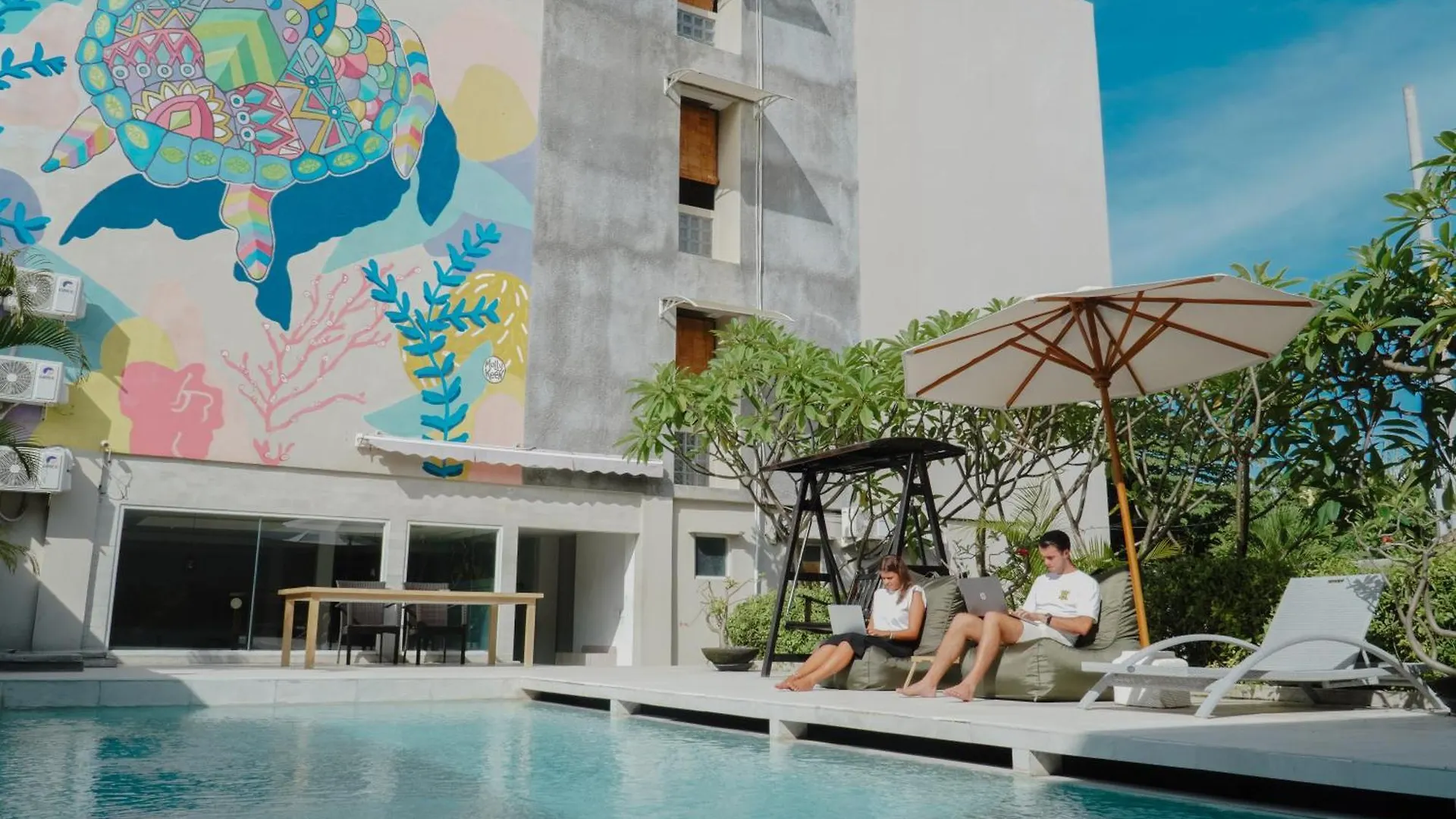 Bali Bustle Kuta Coliving & Coworking Space Legian  Aparthotel
